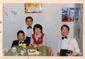 ホテルのルームサービス仲間と